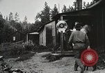 Standbild Holz Mühle Arbeitnehmer United States USA, 1926, aus Sekunde 33 historischem Filmmaterial Videoclip 65675023600