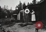 Standbild Holz Mühle Arbeitnehmer United States USA, 1926, aus Sekunde 37 historischem Filmmaterial Videoclip 65675023600