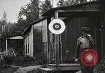 Standbild Holz Mühle Arbeitnehmer United States USA, 1926, aus Sekunde 59 historischem Filmmaterial Videoclip 65675023600