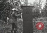 Standbild Holz Mühle Arbeitnehmer United States USA, 1926, aus Sekunde 7 historischem Filmmaterial Videoclip 65675023601