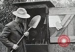 Standbild Holz Mühle Arbeitnehmer United States USA, 1926, aus Sekunde 13 historischem Filmmaterial Videoclip 65675023601