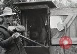 Standbild Holz Mühle Arbeitnehmer United States USA, 1926, aus Sekunde 18 historischem Filmmaterial Videoclip 65675023601