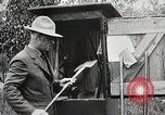 Standbild Holz Mühle Arbeitnehmer United States USA, 1926, aus Sekunde 40 historischem Filmmaterial Videoclip 65675023601