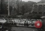 Immagine di City College studenti rompere snake dance New York United States USA, 1931, secondo 10 filmato di repertorio 65675023613