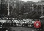 Immagine di City College studenti rompere snake dance New York United States USA, 1931, secondo 12 filmato di repertorio 65675023613