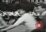 Immagine di City College studenti rompere snake dance New York United States USA, 1931, secondo 19 filmato di repertorio 65675023613