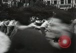Immagine di City College studenti rompere snake dance New York United States USA, 1931, secondo 22 filmato di repertorio 65675023613