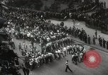 Immagine di City College studenti rompere snake dance New York United States USA, 1931, secondo 24 filmato di repertorio 65675023613