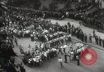 Immagine di City College studenti rompere snake dance New York United States USA, 1931, secondo 26 filmato di repertorio 65675023613
