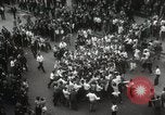 Immagine di City College studenti rompere snake dance New York United States USA, 1931, secondo 37 filmato di repertorio 65675023613