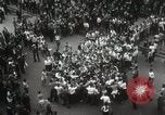 Immagine di City College studenti rompere snake dance New York United States USA, 1931, secondo 38 filmato di repertorio 65675023613