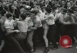 Immagine di City College studenti rompere snake dance New York United States USA, 1931, secondo 58 filmato di repertorio 65675023613