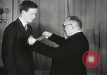 Standbild Award zu oberst Lindbergh Washington DC USA, 1931, aus Sekunde 11 historischem Filmmaterial Videoclip 65675023618