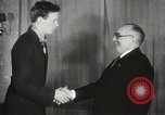Standbild Award zu oberst Lindbergh Washington DC USA, 1931, aus Sekunde 19 historischem Filmmaterial Videoclip 65675023618
