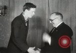 Standbild Award zu oberst Lindbergh Washington DC USA, 1931, aus Sekunde 23 historischem Filmmaterial Videoclip 65675023618