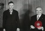 Standbild Award zu oberst Lindbergh Washington DC USA, 1931, aus Sekunde 25 historischem Filmmaterial Videoclip 65675023618