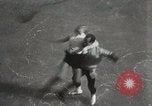 Standbild Eiskunstlauf auf Coney Island New York United States USA, 1931, aus Sekunde 34 historischem Filmmaterial Videoclip 65675023619