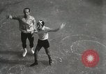 Standbild Eiskunstlauf auf Coney Island New York United States USA, 1931, aus Sekunde 38 historischem Filmmaterial Videoclip 65675023619