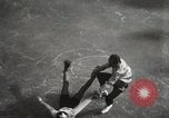 Standbild Eiskunstlauf auf Coney Island New York United States USA, 1931, aus Sekunde 53 historischem Filmmaterial Videoclip 65675023619
