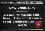 Standbild Architekten gekleidet wie Gebäude New York City USA, 1931, aus Sekunde 1 historischem Filmmaterial Videoclip 65675023621