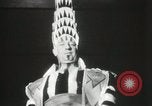 Standbild Architekten gekleidet wie Gebäude New York City USA, 1931, aus Sekunde 3 historischem Filmmaterial Videoclip 65675023621