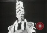 Standbild Architekten gekleidet wie Gebäude New York City USA, 1931, aus Sekunde 4 historischem Filmmaterial Videoclip 65675023621