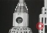 Standbild Architekten gekleidet wie Gebäude New York City USA, 1931, aus Sekunde 11 historischem Filmmaterial Videoclip 65675023621