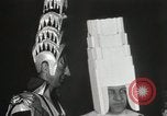 Standbild Architekten gekleidet wie Gebäude New York City USA, 1931, aus Sekunde 20 historischem Filmmaterial Videoclip 65675023621