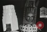 Standbild Architekten gekleidet wie Gebäude New York City USA, 1931, aus Sekunde 23 historischem Filmmaterial Videoclip 65675023621