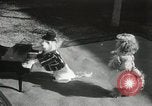 Immagine di Cani eseguire nella Revue Hollywood California USA, 1931, secondo 24 filmato di repertorio 65675023622