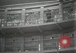Immagine di Set penitenziario di incendio durante la sommossa Illinois United States USA, 1931, secondo 54 filmato di repertorio 65675023627