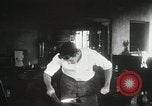 Standbild Bildhauer emulieren Cellini Miami Florida USA, 1931, aus Sekunde 17 historischem Filmmaterial Videoclip 65675023631