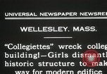Standbild Studenten zerstören college Gebäude Wellesley Massachusetts USA, 1931, aus Sekunde 9 historischem Filmmaterial Videoclip 65675023632