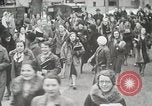 Standbild Studenten zerstören college Gebäude Wellesley Massachusetts USA, 1931, aus Sekunde 14 historischem Filmmaterial Videoclip 65675023632