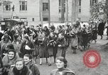 Standbild Studenten zerstören college Gebäude Wellesley Massachusetts USA, 1931, aus Sekunde 19 historischem Filmmaterial Videoclip 65675023632