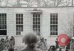 Standbild Studenten zerstören college Gebäude Wellesley Massachusetts USA, 1931, aus Sekunde 20 historischem Filmmaterial Videoclip 65675023632