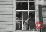 Standbild Studenten zerstören college Gebäude Wellesley Massachusetts USA, 1931, aus Sekunde 33 historischem Filmmaterial Videoclip 65675023632