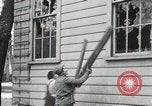 Standbild Studenten zerstören college Gebäude Wellesley Massachusetts USA, 1931, aus Sekunde 46 historischem Filmmaterial Videoclip 65675023632