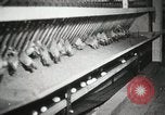 Standbild Szenen der Geflügelfarm Berlin Deutschland, 1931, aus Sekunde 13 historischem Filmmaterial Videoclip 65675023633