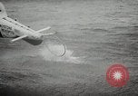 Standbild Esther Williams bei Raw Wind in Eden Premier Atlantic City New Jersey USA, 1958, aus Sekunde 26 historischem Filmmaterial Videoclip 65675023640