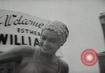 Standbild Esther Williams bei Raw Wind in Eden Premier Atlantic City New Jersey USA, 1958, aus Sekunde 42 historischem Filmmaterial Videoclip 65675023640