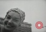 Standbild Esther Williams bei Raw Wind in Eden Premier Atlantic City New Jersey USA, 1958, aus Sekunde 43 historischem Filmmaterial Videoclip 65675023640