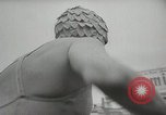 Standbild Esther Williams bei Raw Wind in Eden Premier Atlantic City New Jersey USA, 1958, aus Sekunde 44 historischem Filmmaterial Videoclip 65675023640
