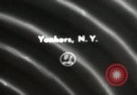 Standbild Eröffnung der neuen Rennbahn Yonkers New York United States USA, 1958, aus Sekunde 1 historischem Filmmaterial Videoclip 65675023642