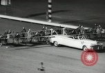 Standbild Eröffnung der neuen Rennbahn Yonkers New York United States USA, 1958, aus Sekunde 23 historischem Filmmaterial Videoclip 65675023642