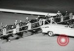 Standbild Eröffnung der neuen Rennbahn Yonkers New York United States USA, 1958, aus Sekunde 26 historischem Filmmaterial Videoclip 65675023642