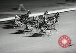 Standbild Eröffnung der neuen Rennbahn Yonkers New York United States USA, 1958, aus Sekunde 32 historischem Filmmaterial Videoclip 65675023642