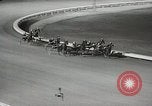 Standbild Eröffnung der neuen Rennbahn Yonkers New York United States USA, 1958, aus Sekunde 57 historischem Filmmaterial Videoclip 65675023642