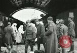 Standbild US-Truppen an den YMCA in Koblenz im Ersten Weltkrieg Koblenz Deutschland, 1918, aus Sekunde 21 historischem Filmmaterial Videoclip 65675023646