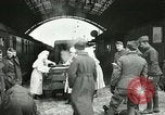 Standbild US-Truppen an den YMCA in Koblenz im Ersten Weltkrieg Koblenz Deutschland, 1918, aus Sekunde 28 historischem Filmmaterial Videoclip 65675023646